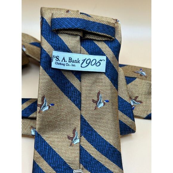 JOS.A.BANK 1905 GOLDENROD BLUE DECO STRIPE/DUCKS SILK NECKTIE - Picture 4 of 4